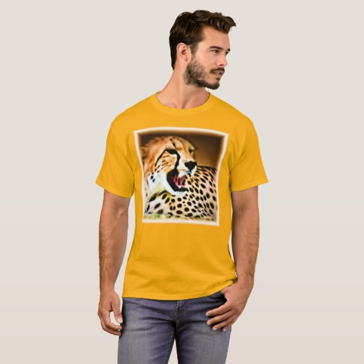 "Fierce and Fiery Cheetah Design" Bestel nu T-shirt (Voorkant volledig)
