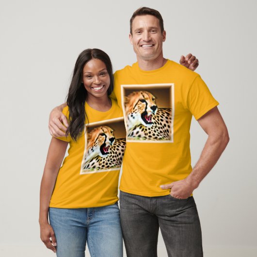 "Fierce and Fiery Cheetah Design" Bestel nu T-shirt (Unisex)