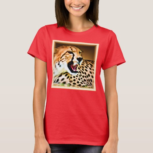 "Fierce and Fiery Cheetah Design" Bestel nu T-shirt (Voorkant)