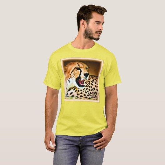 "Fierce and Fiery Cheetah Design" Bestel nu T-shirt (Voorkant volledig)