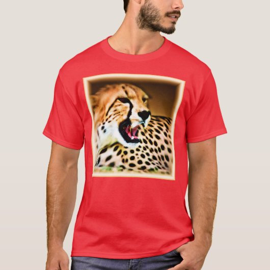 "Fierce and Fiery Cheetah Design" Bestel nu T-shirt (Voorkant)