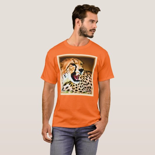 "Fierce and Fiery Cheetah Design" Bestel nu T-shirt (Voorkant volledig)