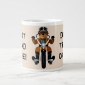 FIERCE Bulldog Riding Motorcycle TREAD ME NIET Grote Koffiekop (Voorkant)