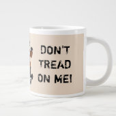 FIERCE Bulldog Riding Motorcycle TREAD ME NIET Grote Koffiekop (Rechts)