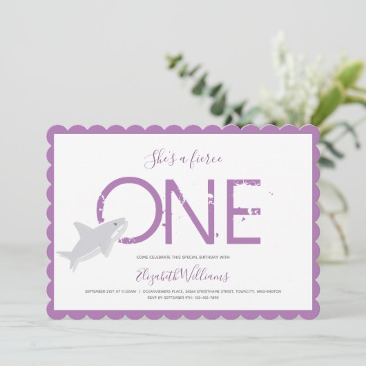 Fierce One Paars Shark Animal First Birthday Invi Kaart (Staand voorkant)
