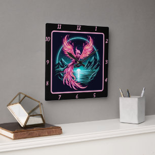 Fiery Phoenix boven Silent Mountain Vierkante Klok