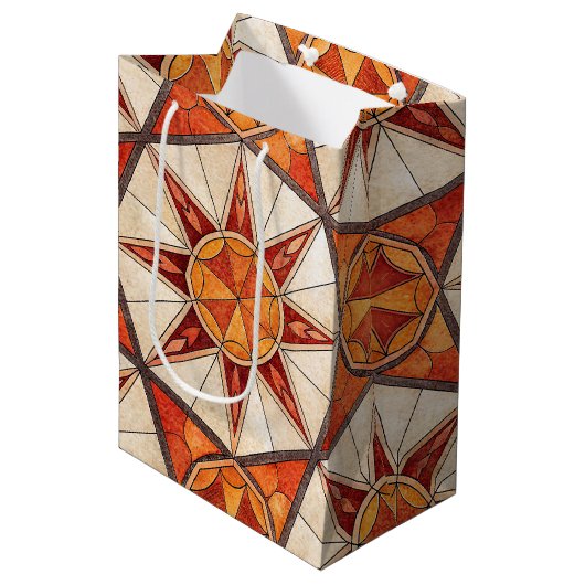 Fiery Red and Orange Starburst - Geometric Mosaic Medium Cadeauzakje (Voorkant Gekanteld)