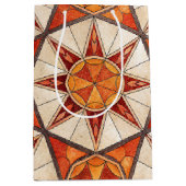 Fiery Red and Orange Starburst - Geometric Mosaic Medium Cadeauzakje (Voorkant)