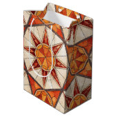 Fiery Red and Orange Starburst - Geometric Mosaic Medium Cadeauzakje (Achterkant Gekanteld)
