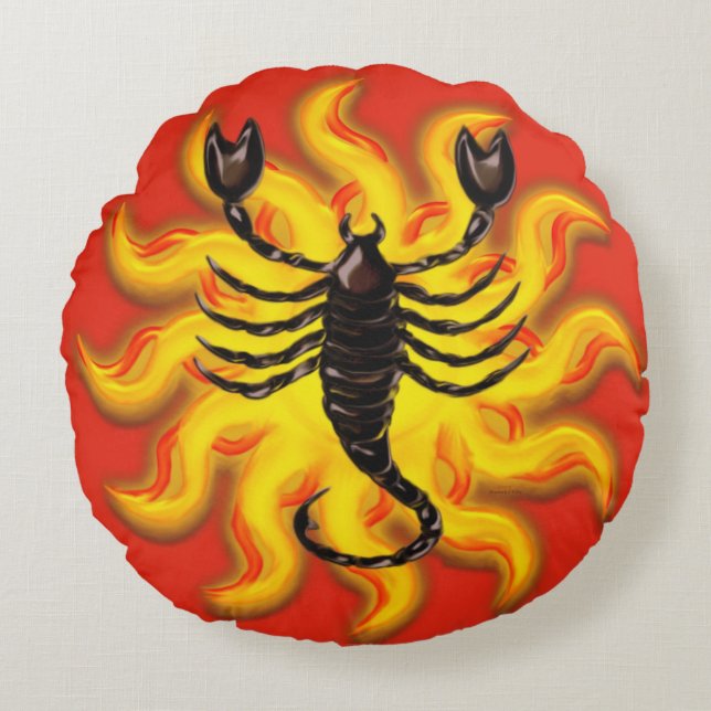 Fiery Scorpio Rond Kussen (Voorkant)