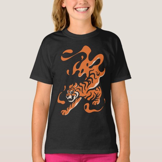 Fiery Tiger: Aziatisch vet ontwerp T-shirt (Voorkant)