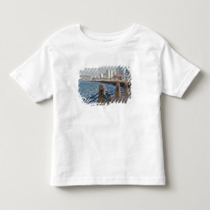 Fiets aan het water met stadsbeeld van Yantai, Kinder Shirts