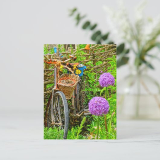  fiets in de tuin briefkaart (Staand voorkant)