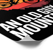 Fiets nooit onderschatten oude kerel op een mounta poster (Hoek)