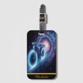 Fiets racet door een kolkende kosmische tunnel bagagelabel (Voorkant (verticaal))