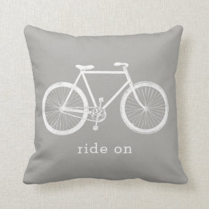 Fietscadeau, fietsen, witte fiets, aangepaste quot kussen