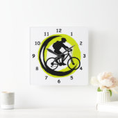 Fietsen/Bike Riding Fun in de zomer Vierkante Klok (Huis)