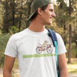 Fietsen Hond en Eekhoorn Whimsical Animals Design T-shirt<br><div class="desc">Schattigee cartoon hond dragen een baret en trappen een rode fiets. Gelukkige Rode Eekhoorn rijdt in de mand. Het shirt van dit dierenvriend is verkrijgbaar in vele shirten stijlen, waaronder shirten met lange mouwen en hoodies voor mannen, vrouwen en kinderen. Maakt een leuk cadeau voor iedereen die geniet van grillige...</div>