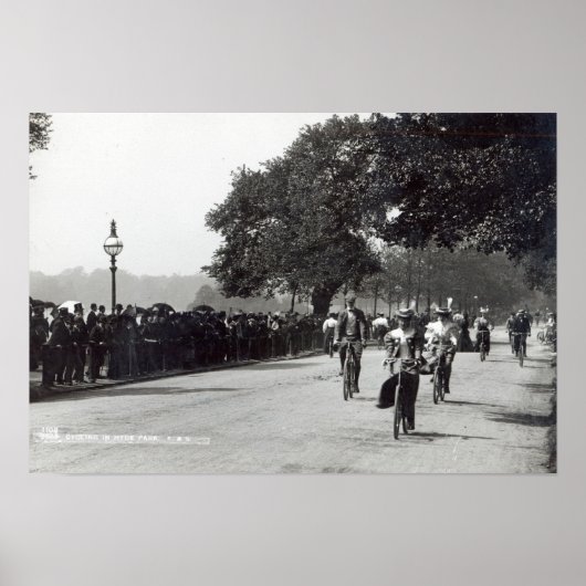 Fietsen in Hyde Park, c.1910 Poster (Voorkant)