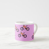 Fietsen patroon op roze espresso kop (Voorkant rechts)
