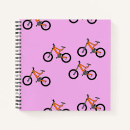 Fietsen patroon op roze notitieboek