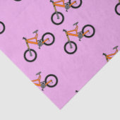 Fietsen patroon op roze tissuepapier (Detail)
