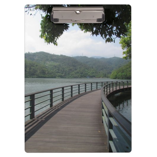 Fietsenbrug over water klembord (Voorkant)