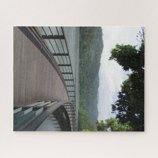 Fietsenbrug over water legpuzzel (Horizontaal)