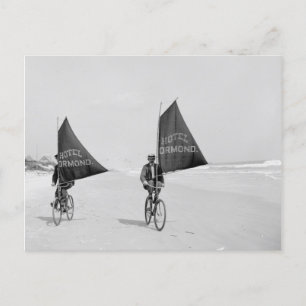 Fietsenzalen op het strand briefkaart