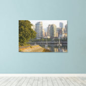 Fietser langs het Seawall Trail in het centrum Canvas Afdruk (Insitu (Houten vloer))