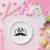 Fietser met snor voor mamil. Fiets of racfiets.  Papieren Bordje (Feest)