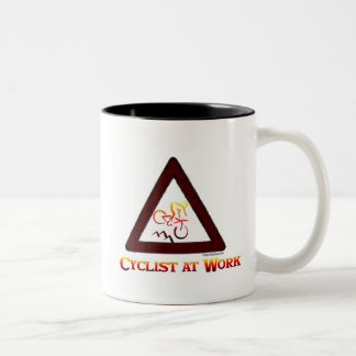 fietser op het werk tweekleurige koffiemok