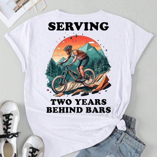 Fietsers die twee jaar achter de tralies rijden t-shirt