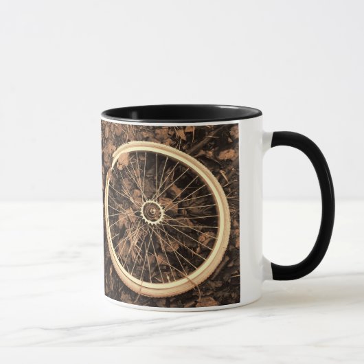 Fietsonderdelen met koffiekopje van herfstbladeren mok (Rechts)