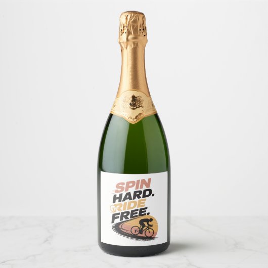 Fietsshirt 'Spin Hard Ride Free' Sparkling Wijnetiket (Voorkant)