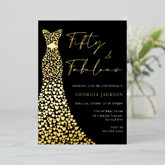 Fifty & Fab Jurk 50e verjaardag Zwart Echt Goud Folie Uitnodiging (Staand Voorkant)