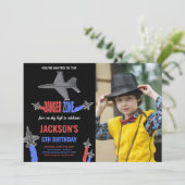 Fighter Jet Verjaardag Uitnodigingen Zwart GrijsW  (Staand voorkant)