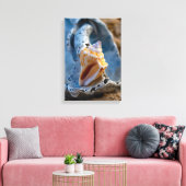 Fighting Conch op een gebroken schoonheid Canvas Afdruk (Insitu (Woonkamer))
