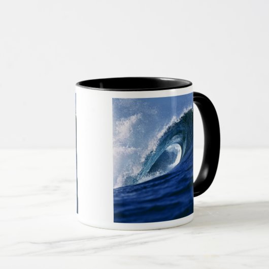 Fiji-eilanden, Tavarua, Cloudbreak. Een golf Mok (Voorkant rechts)