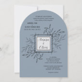 Fijn gebladerte | Dusty Blue Arch Wedding Uitnodig Kaart (Voorkant)