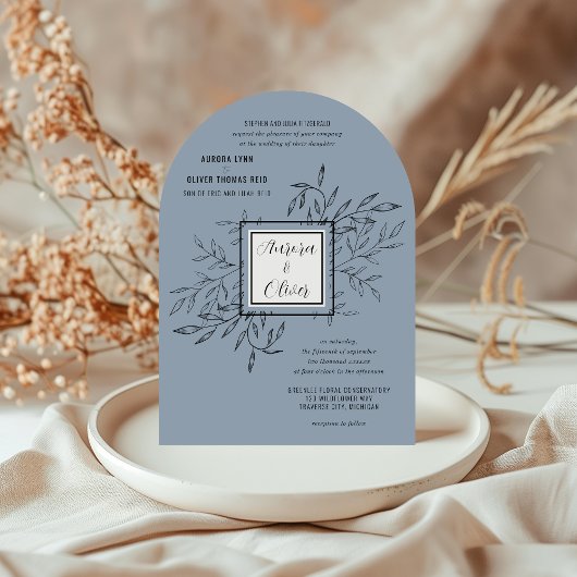 Fijn gebladerte | Dusty Blue Arch Wedding Uitnodig Kaart