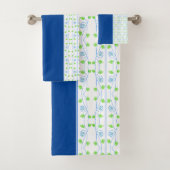 Fijn groen patroon met blauw bad handdoek (Insitu)