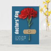 Fijne Artsen Dag. Rode anjnatie, aangepast Kaart (Gele Bloem)