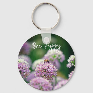 Fijne bij met Paarse Allium Flower Motivatie Sleutelhanger