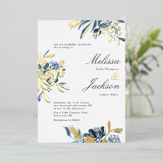 Fijne Blauwe Vloer en Gold Bloom Wedding Design Folie Uitnodiging (Staand Voorkant)