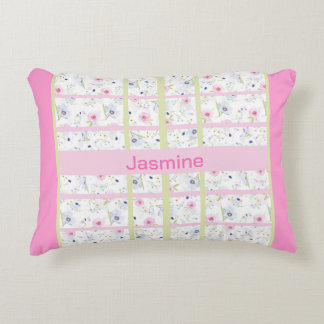 Fijne bloemen monogram accent kussen