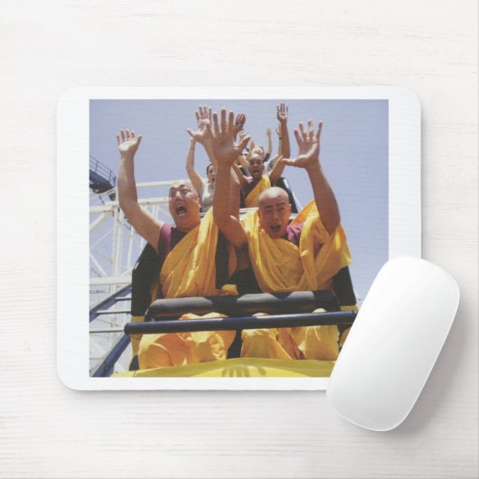 Fijne boeddhistische monniken op een roller onderz muismat (Met muis)