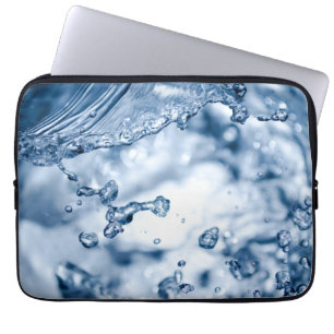Fijne druppels lichtblauw water laptop sleeve