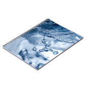 Fijne druppels lichtblauw water notitieboek (Linkerzijde)