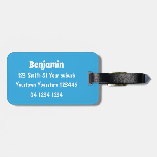 Fijne giraf met vlindervlieger cartoon bagagelabel (Achterkant horizontaal)